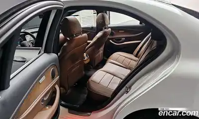 Mercedes-Benz E-Class 2022 2.0 Автомат в Москве № 893251, миниатюра 11