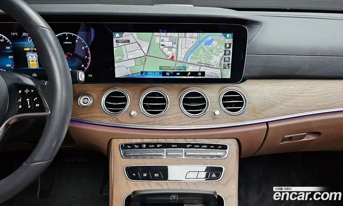 Mercedes-Benz E-Class 2022 2.0 Автомат в Москве № 893251, фото 19