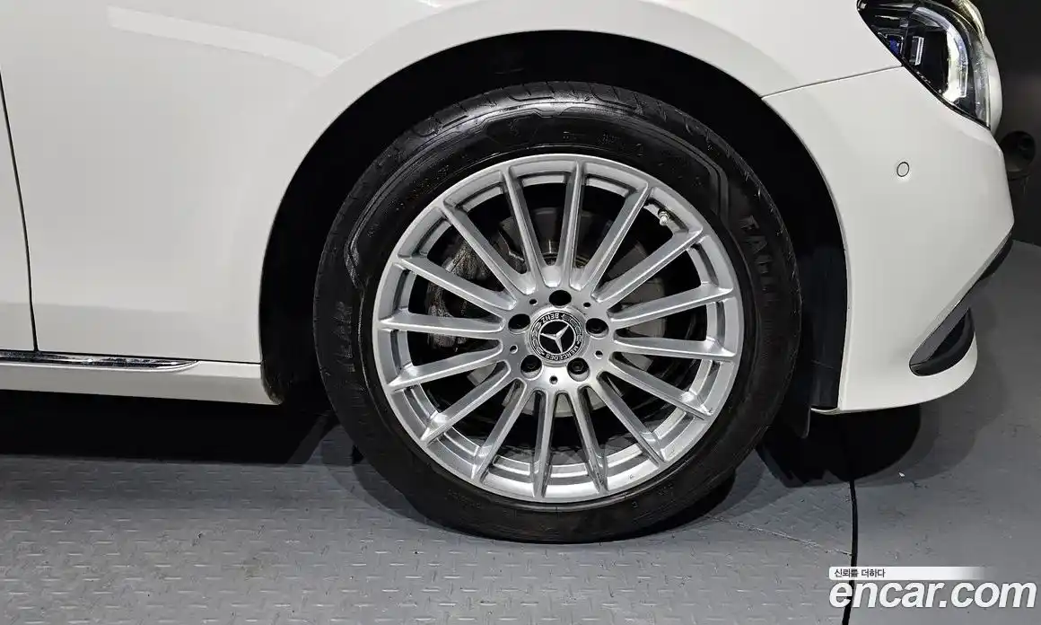 Mercedes-Benz E-Class 2022 2.0 Автомат в Москве № 893251, фото 5