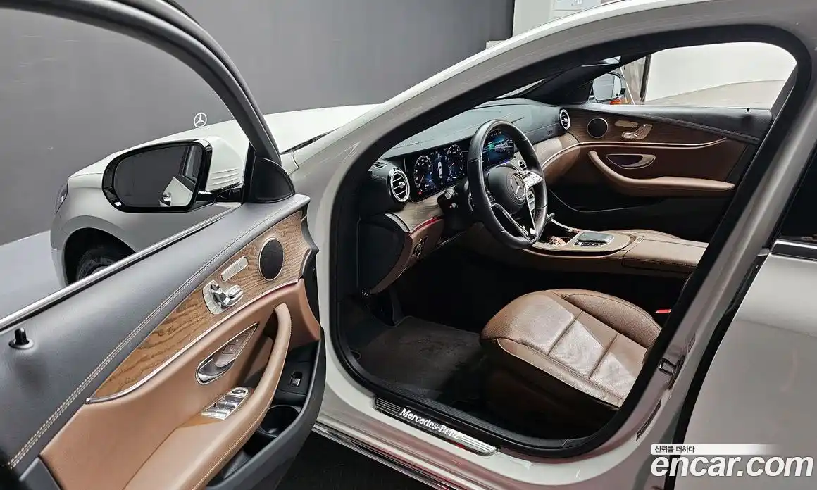 Mercedes-Benz E-Class 2022 2.0 Автомат в Москве № 893251, фото 10