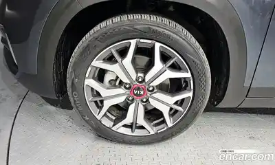 Kia Seltos 2020 1.6 гидро в Москве № 115459, миниатюра 5