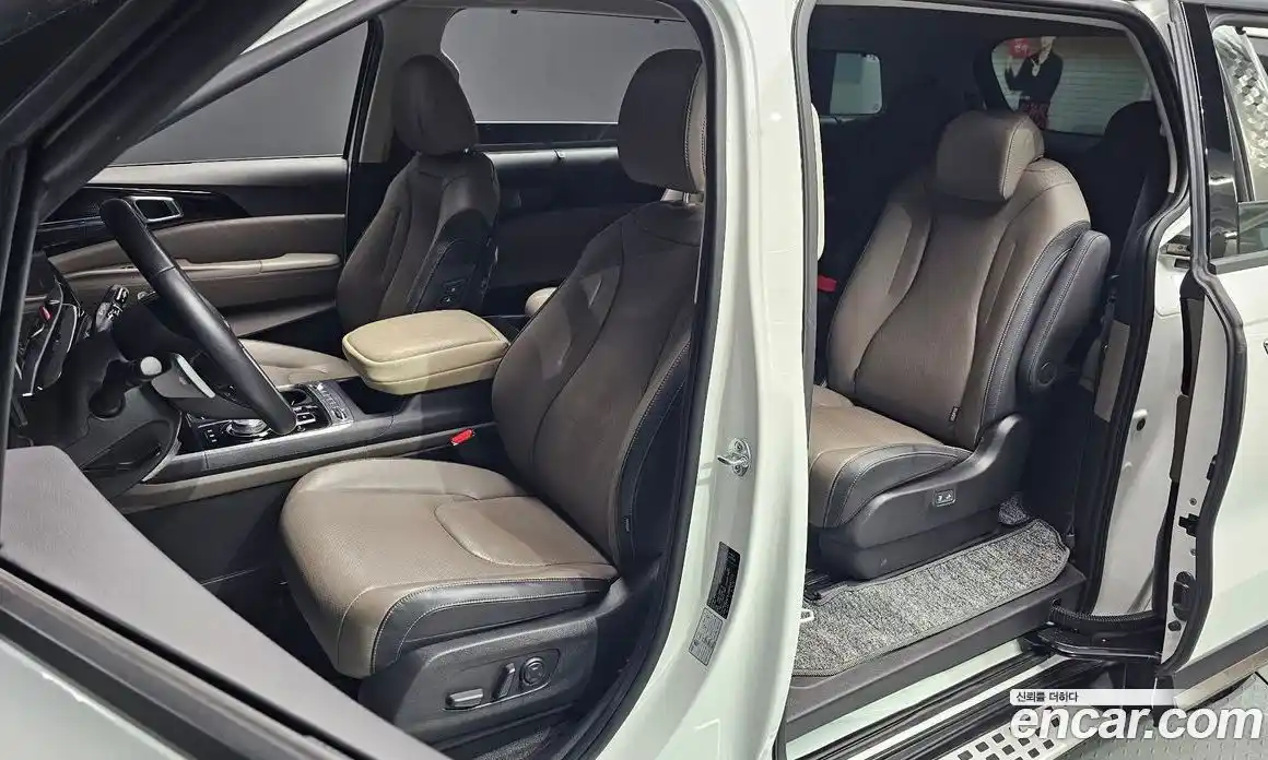 Kia Canival 2023 2.2 Автомат в Москве № 122712, фото 11