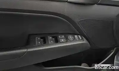 Hyundai Avante 2018 1.6 гидро в Москве № 854411, миниатюра 7
