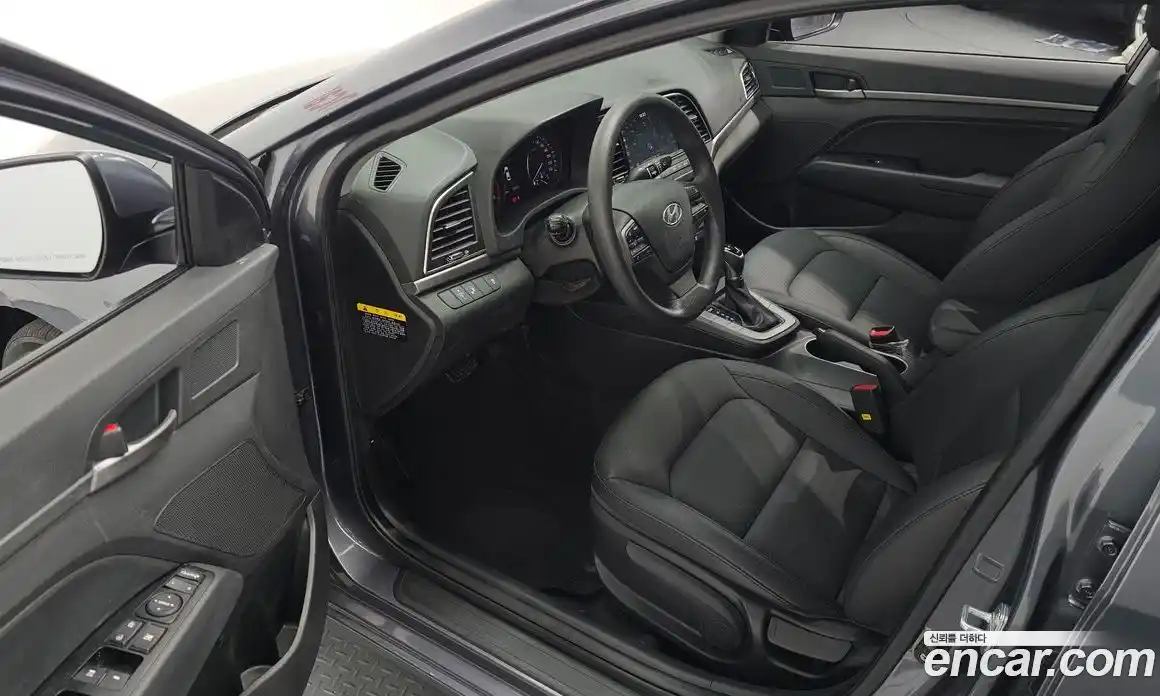 Hyundai Avante 2018 1.6 гидро в Москве № 854411, фото 8