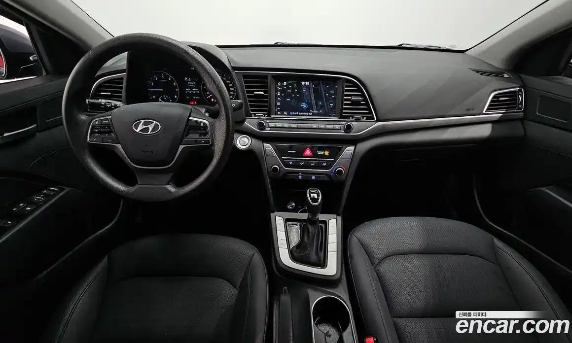 Hyundai Avante 2018 1.6 гидро в Москве № 854411, фото 10