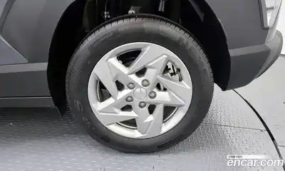 Hyundai Kona 2023 1.6 Автомат в Москве № 854460, миниатюра 5