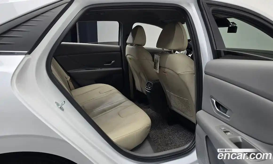 Hyundai Avante 2022 1.6 Автомат в Москве № 854670, фото 11