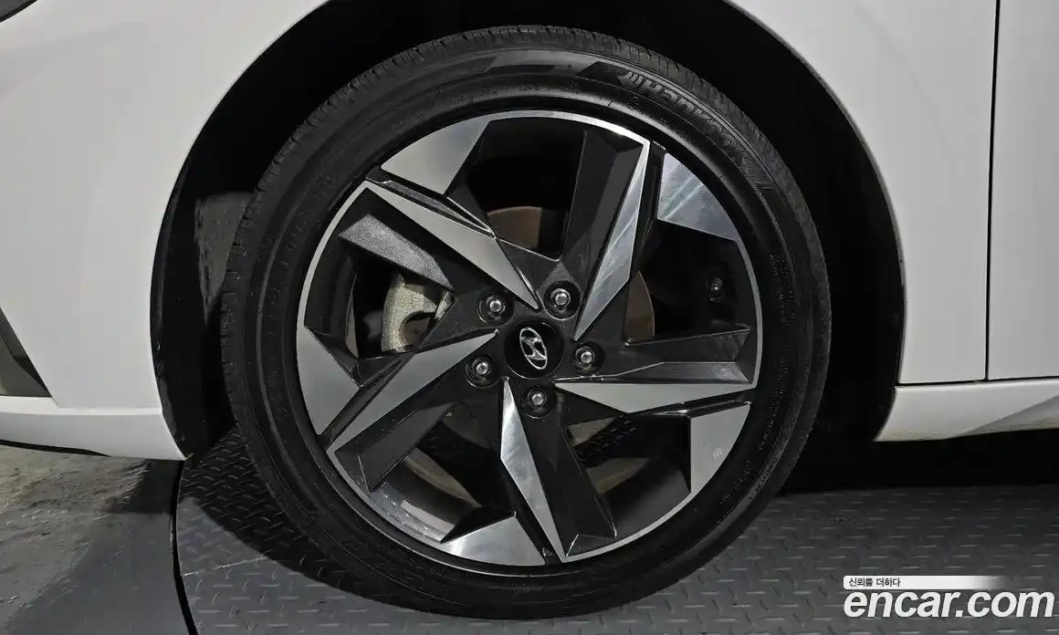 Hyundai Avante 2022 1.6 Автомат в Москве № 854670, фото 4