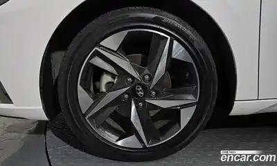 Hyundai Avante 2022 1.6 Автомат в Москве № 854670, миниатюра 4