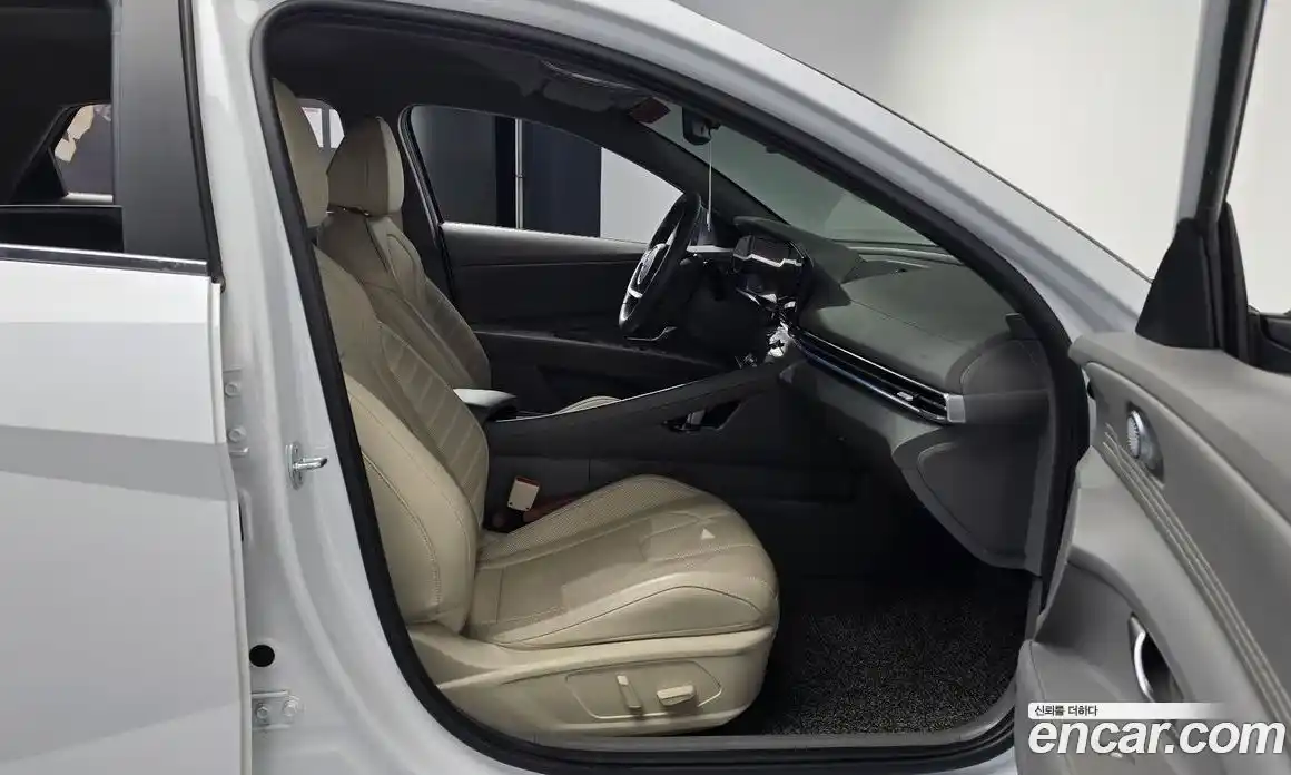 Hyundai Avante 2022 1.6 Автомат в Москве № 854670, фото 10