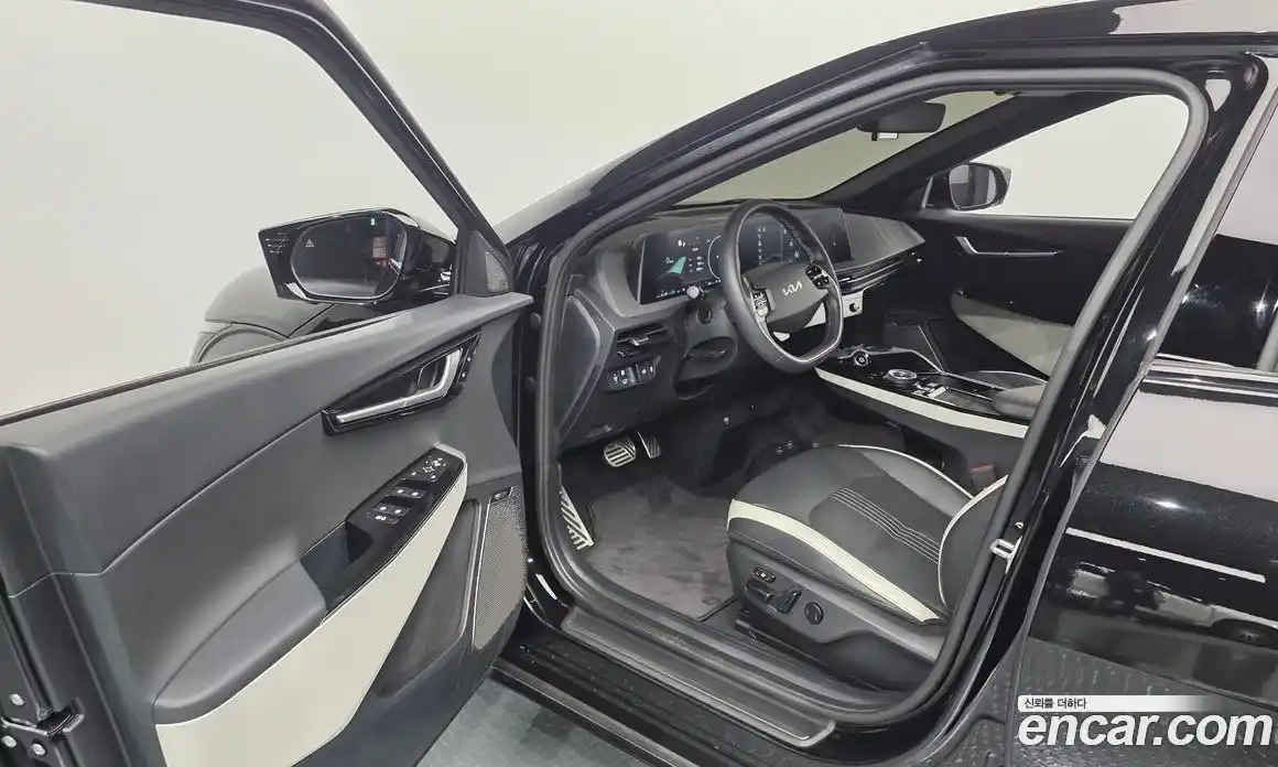 Kia EV6 2023 0.1 Автомат в Москве № 855379, фото 11