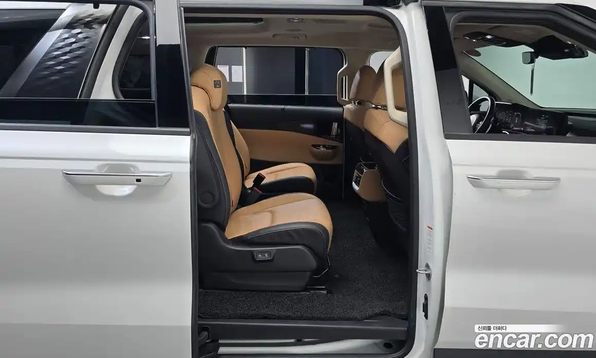 Kia Canival 2023 2.2 Автомат в Москве № 855648, фото 12