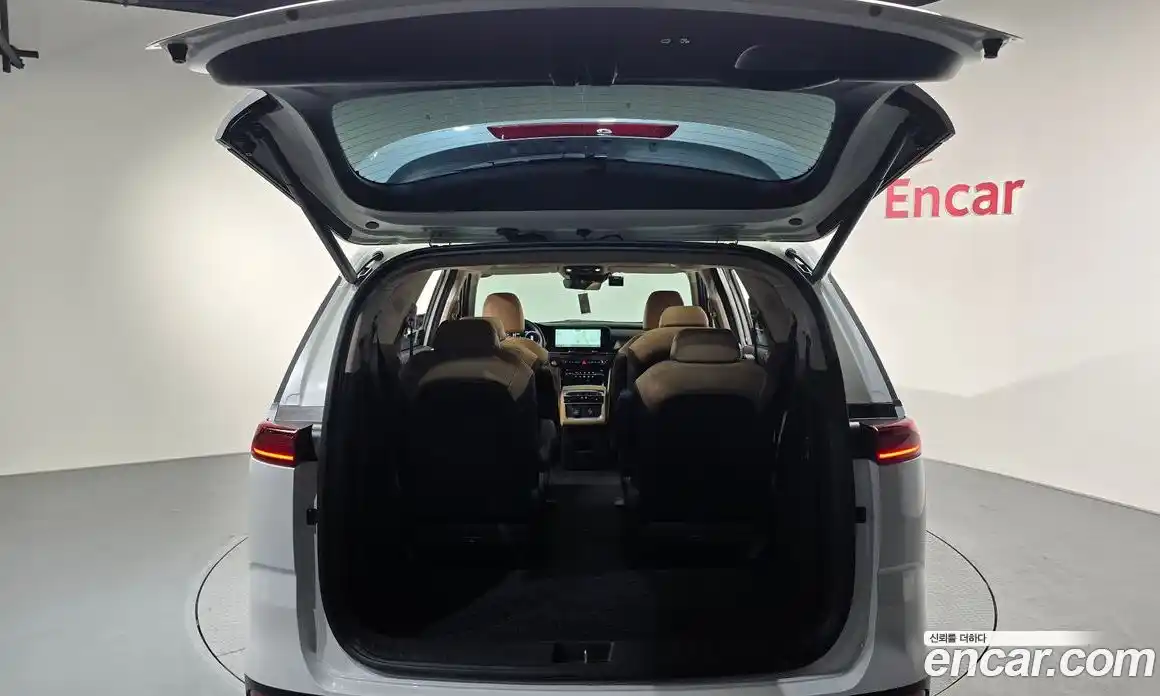 Kia Canival 2023 2.2 Автомат в Москве № 855648, фото 20