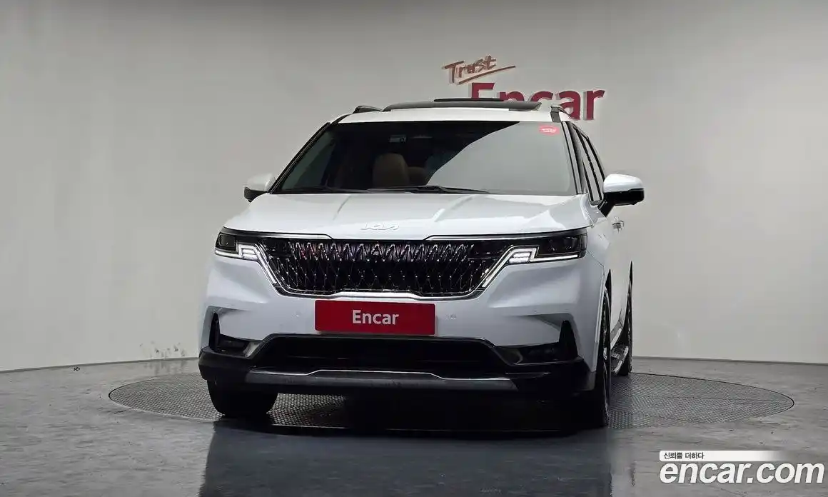 Kia Canival 2023 2.2 Автомат в Москве № 855648, фото 3