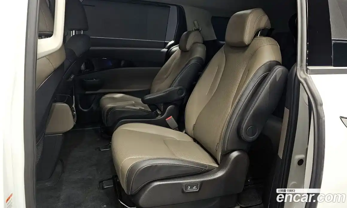 Kia Canival 2024 3.5 Автомат в Москве № 855861, фото 12