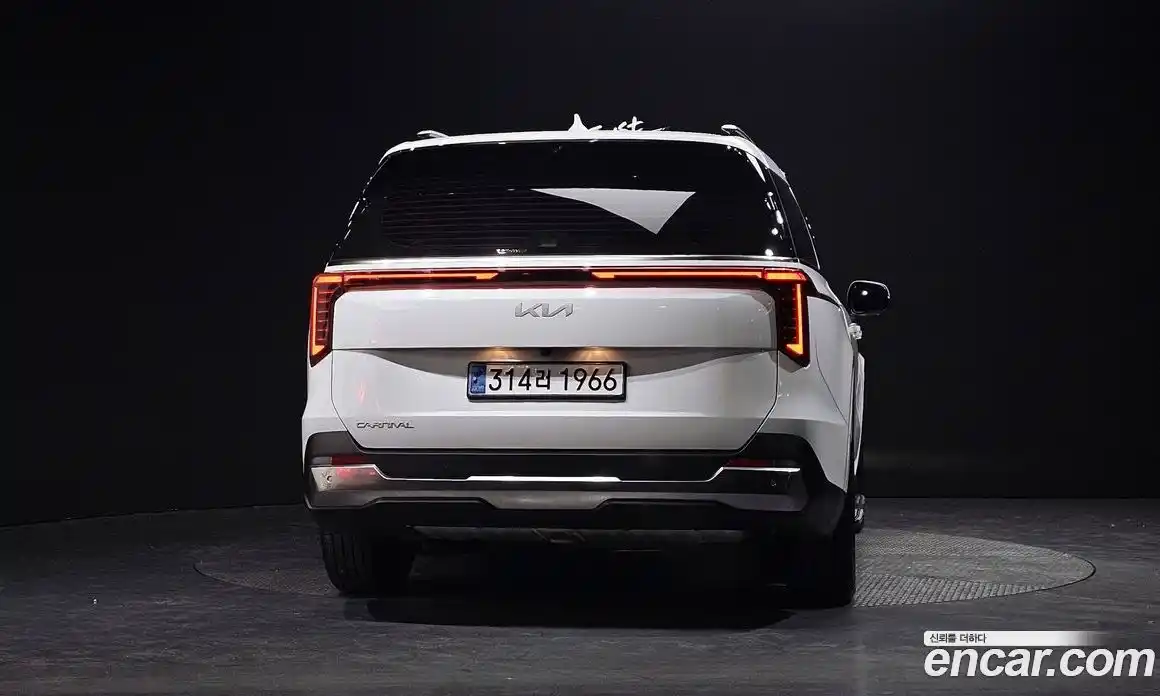 Kia Canival 2024 3.5 Автомат в Москве № 855861, фото 4