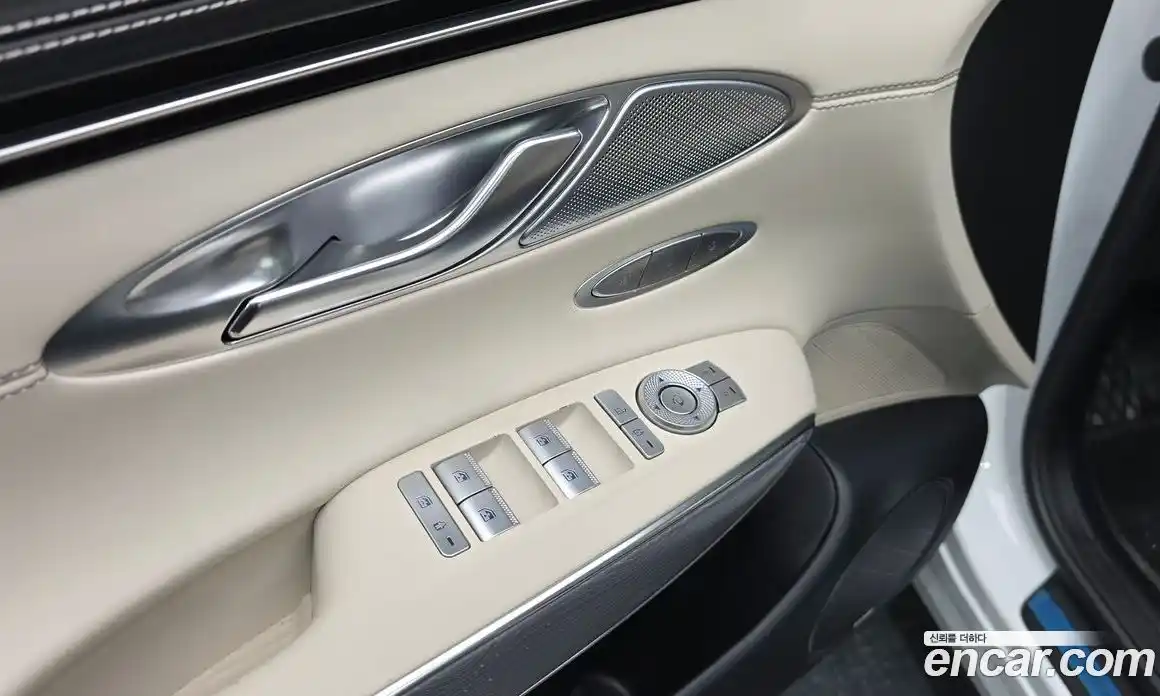 Genesis GV70 2021 2.5 Автомат в Москве № 855991, фото 17