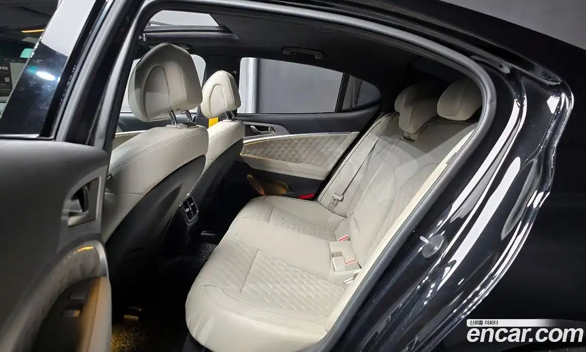 Genesis G70 2020 2.0 Автомат в Москве № 856129, фото 13