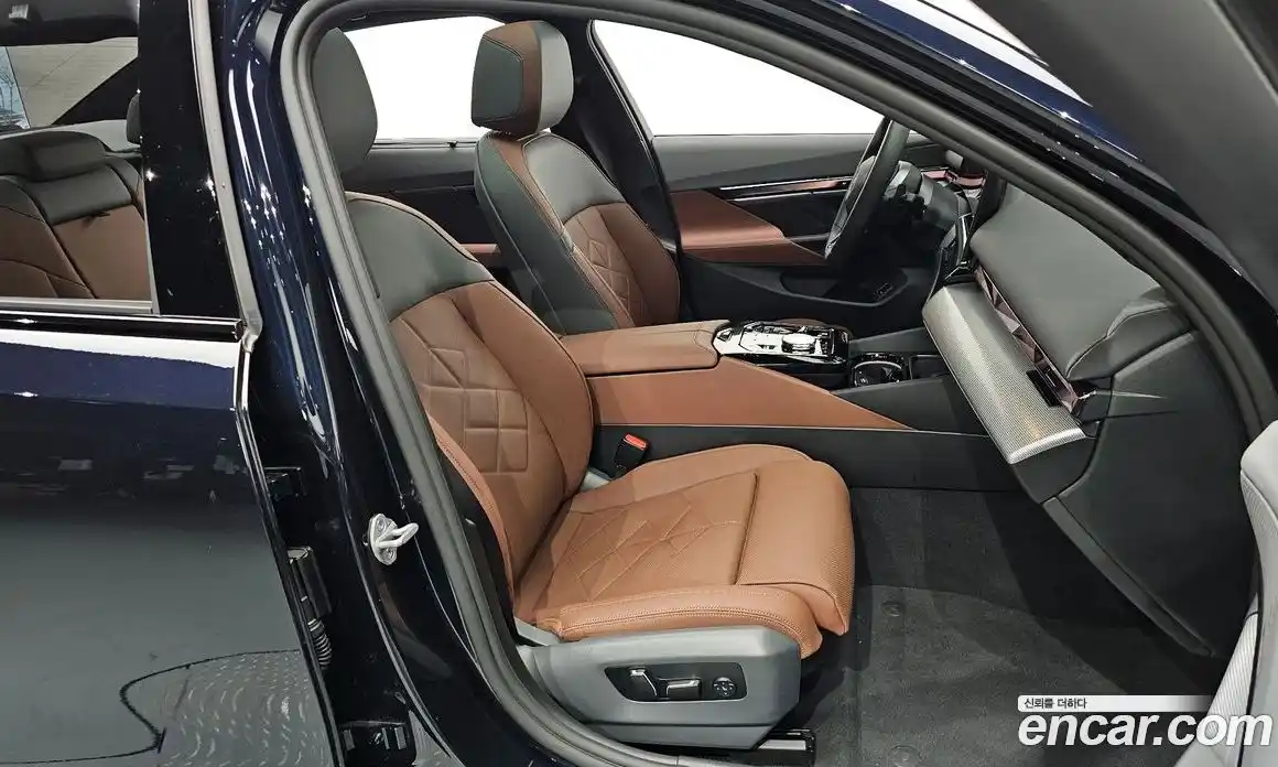 BMW 5-Series 2025 2.0 Автомат в Москве № 856343, фото 10