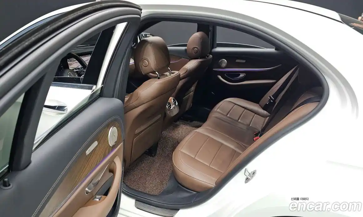 Mercedes-Benz E-Class 2021 1.9 Автомат в Москве № 859105, фото 13