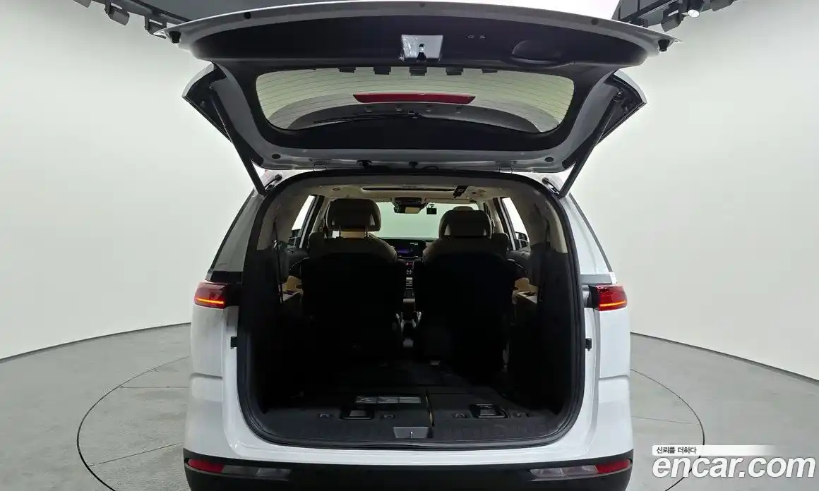 Kia Canival 2023 2.2 Автомат в Москве № 887270, фото 20