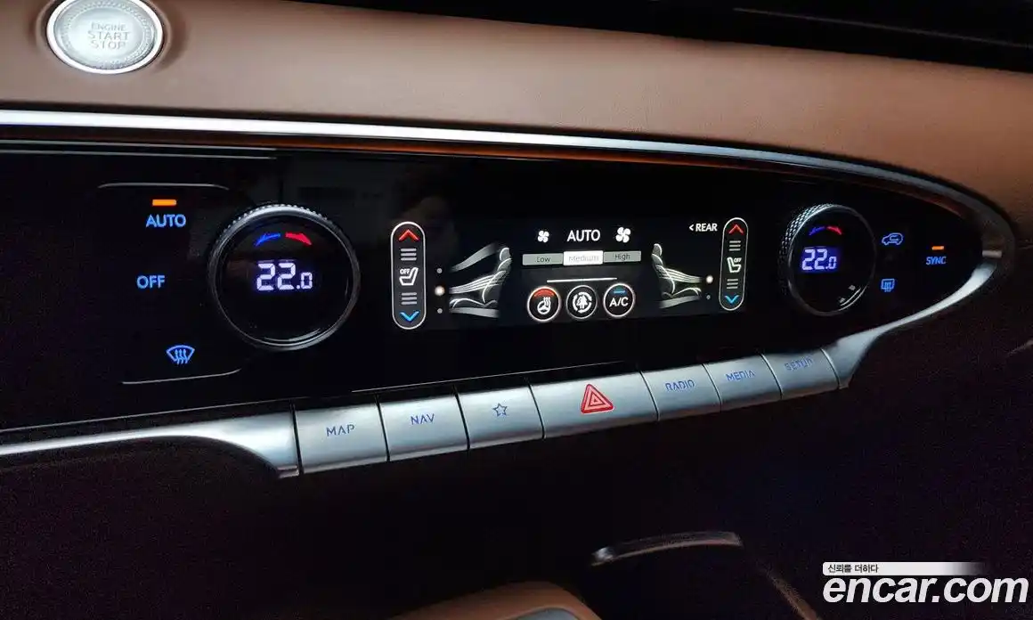 Genesis GV70 2022 2.2 Автомат в Москве № 888721, фото 16