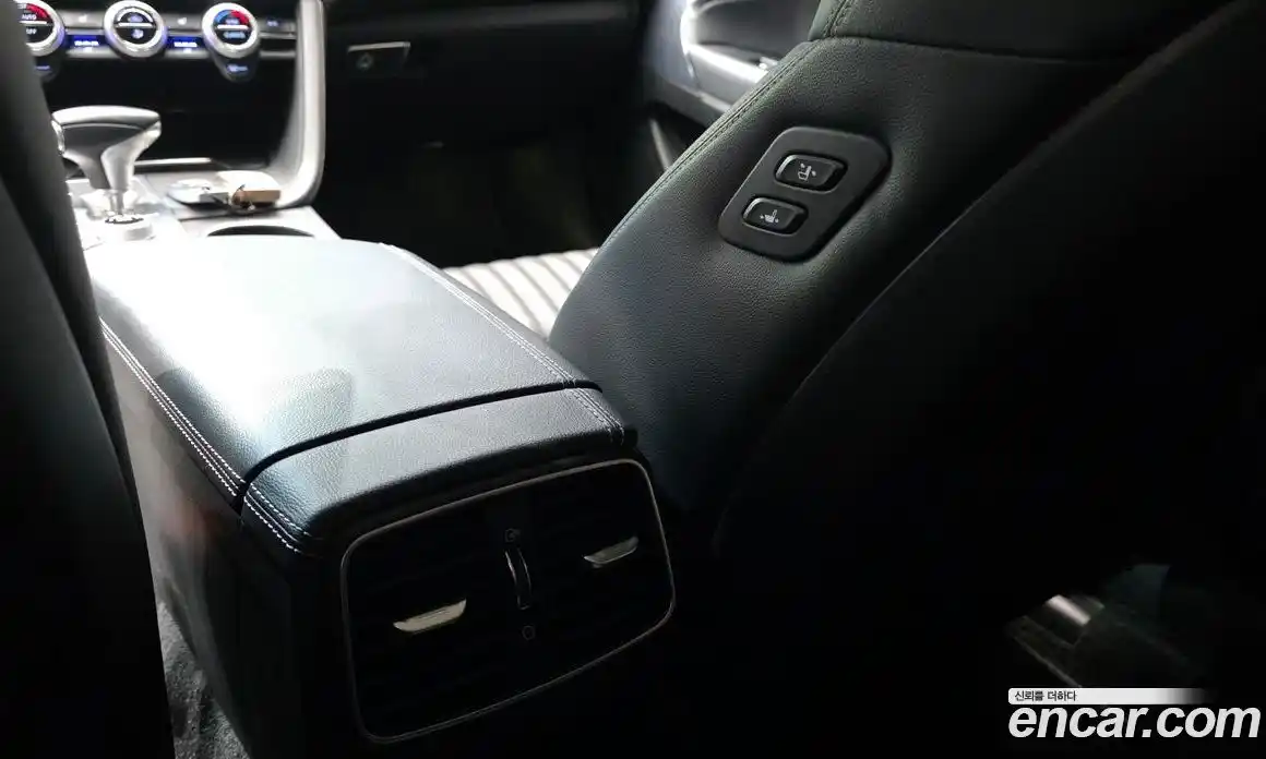 Genesis G70 2020 2.0 Классический в Москве № 888852, фото 18