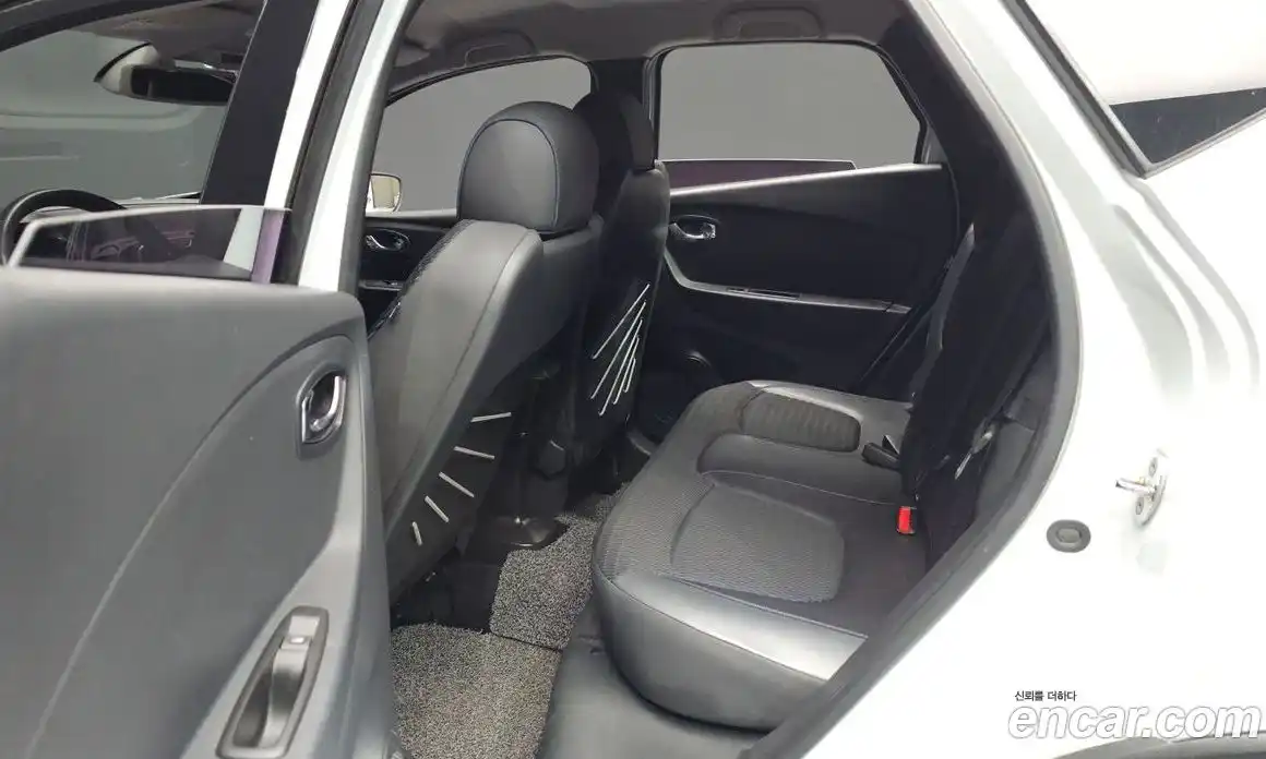 Renault QM3 2017 1.5 Автомат в Москве № 889649, фото 13