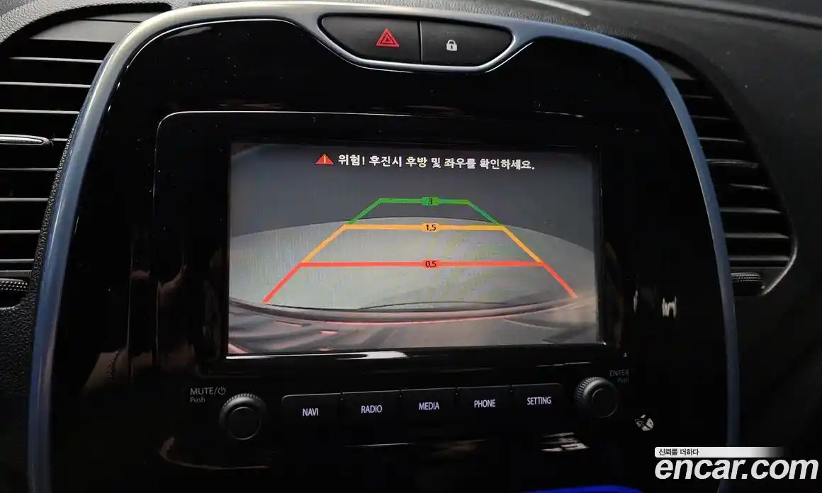 Renault QM3 2017 1.5 Автомат в Москве № 889649, фото 16