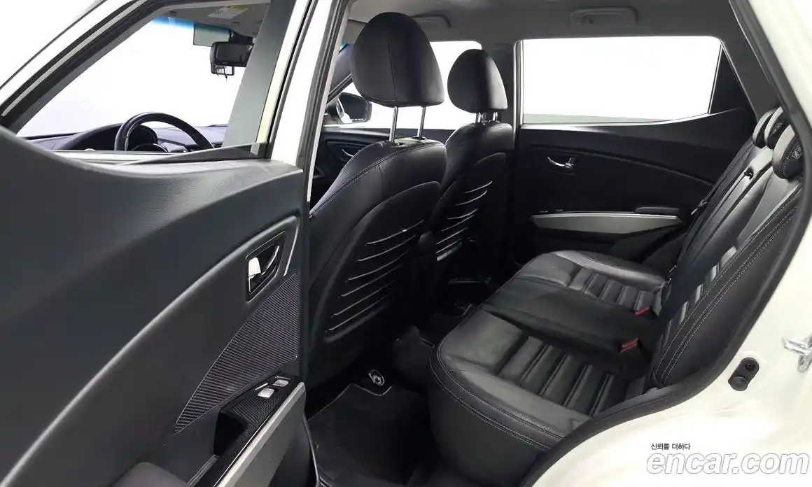 SsangYong TIBOLI 2015 1.6 Автомат в Москве № 889702, фото 12