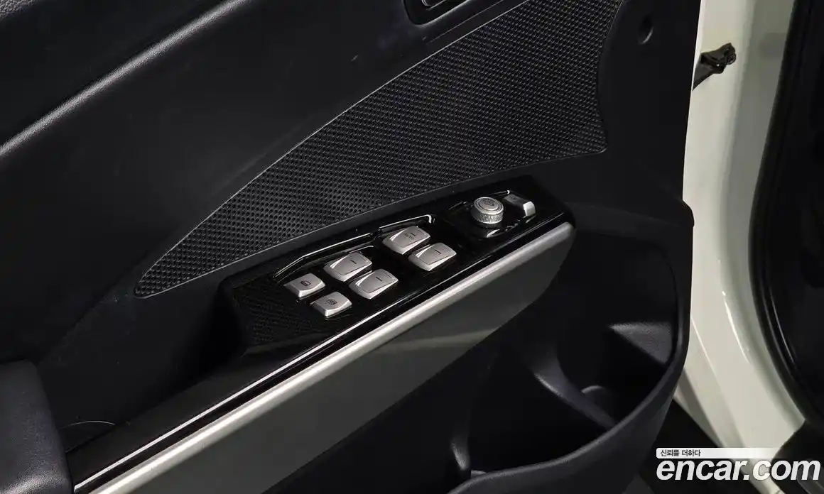 SsangYong TIBOLI 2015 1.6 Автомат в Москве № 889702, фото 17