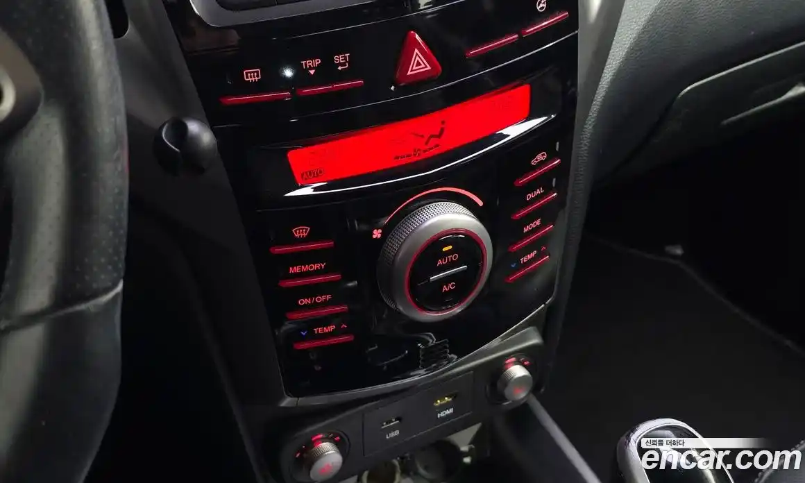 SsangYong TIBOLI 2015 1.6 Автомат в Москве № 889702, фото 18