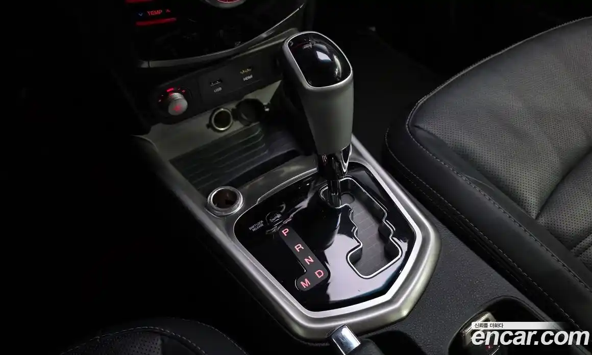 SsangYong TIBOLI 2015 1.6 Автомат в Москве № 889702, фото 9