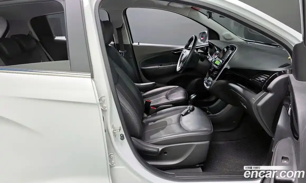 Chevrolet Spark 2016 1.0 Автомат в Москве № 890695, фото 10