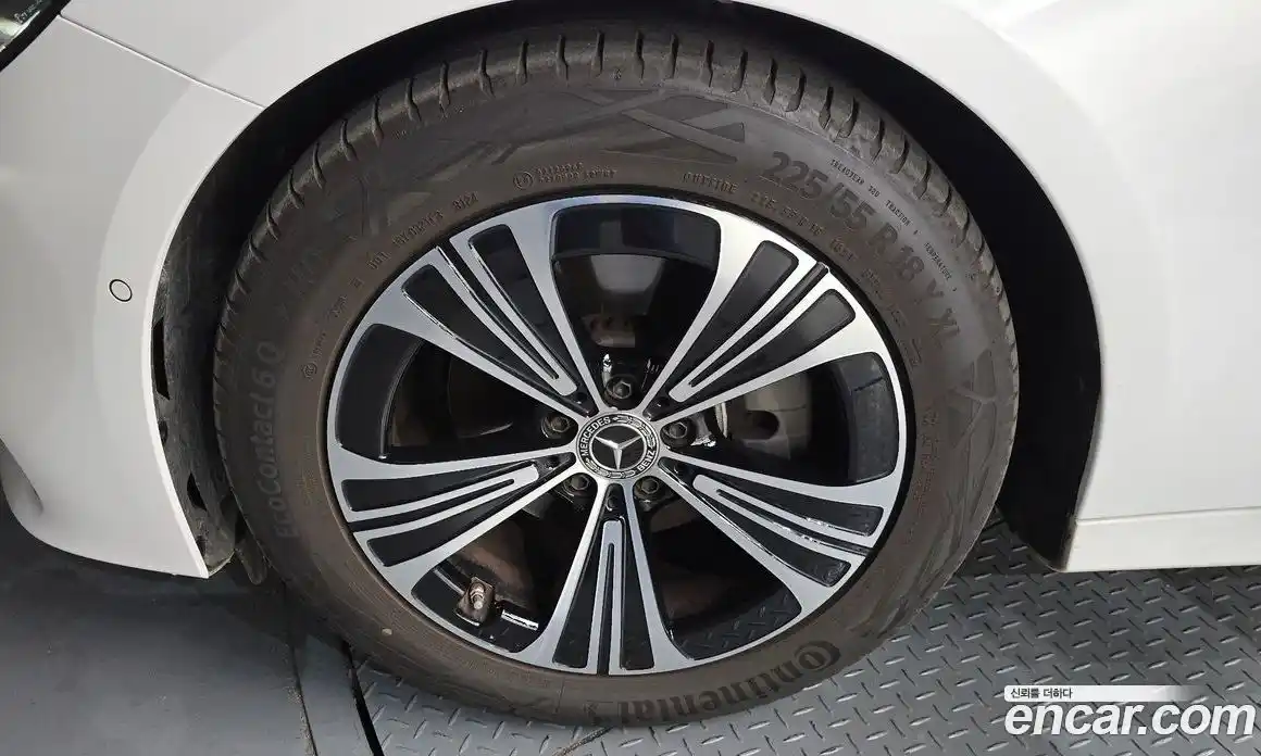 Mercedes-Benz E-Class 2025 2.0 Автомат в Москве № 892504, фото 5