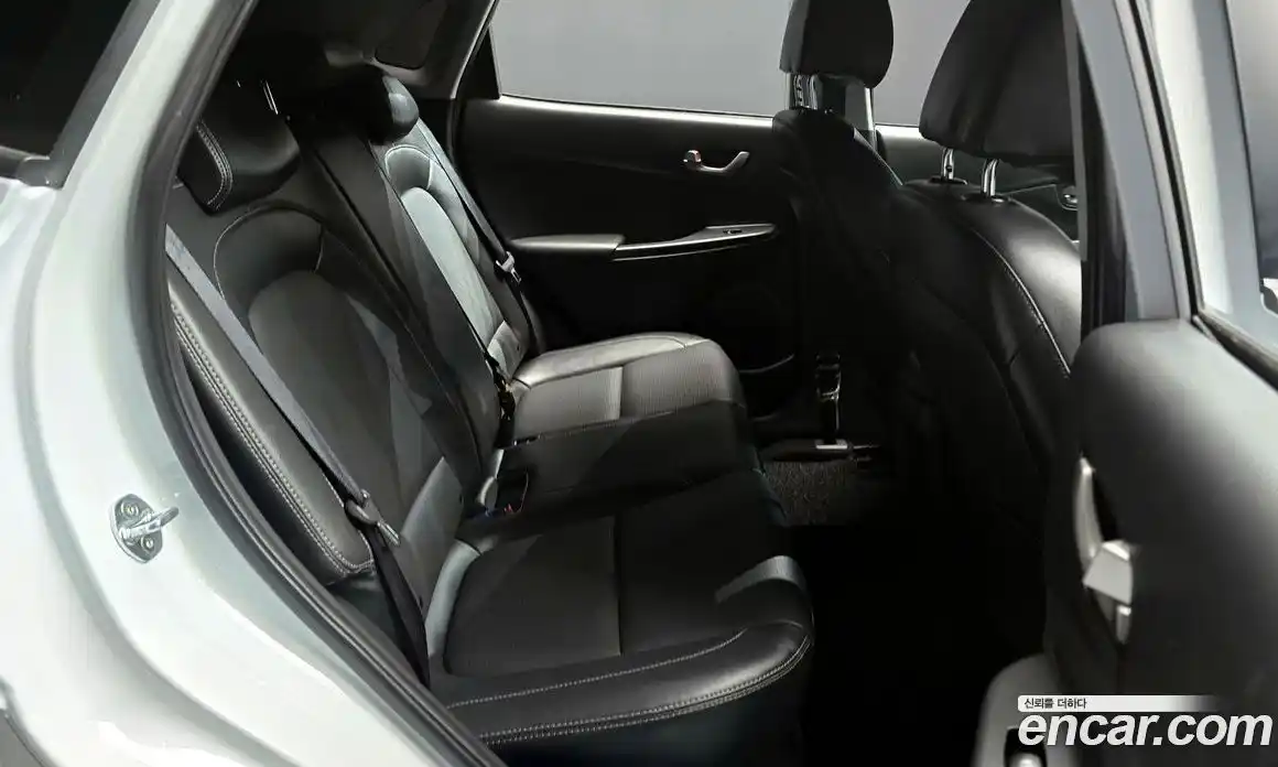 Hyundai Kona 2018 1.6 гидро в Москве № 108733, фото 12