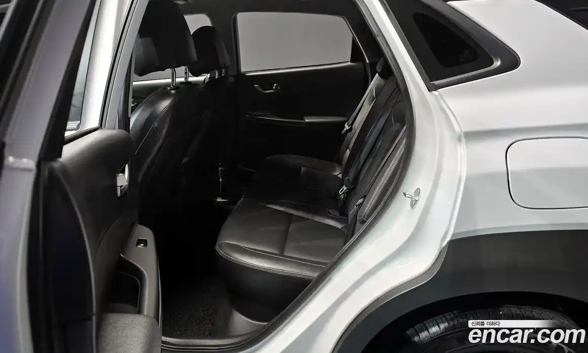 Hyundai Kona 2018 1.6 гидро в Москве № 108733, фото 13