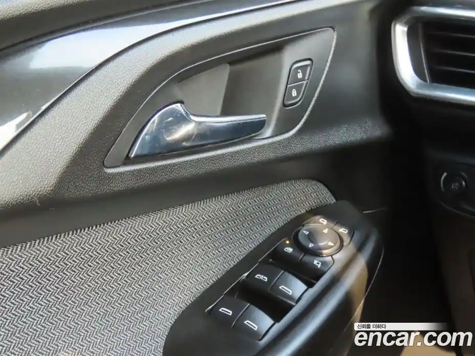 Chevrolet TrailBlazer 2020 1.3 гидро в Москве, фото 14
