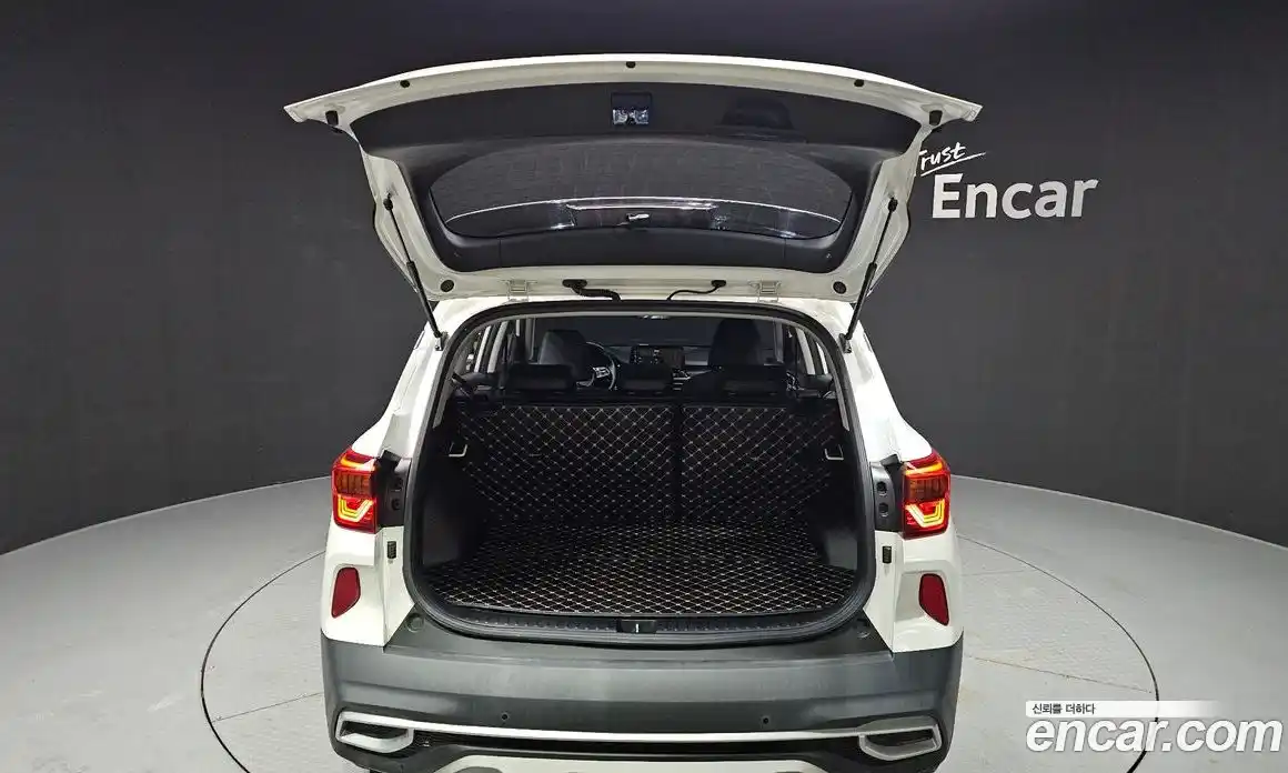 Kia Seltos 2021 1.6 Автомат в Москве № 854958, фото 20