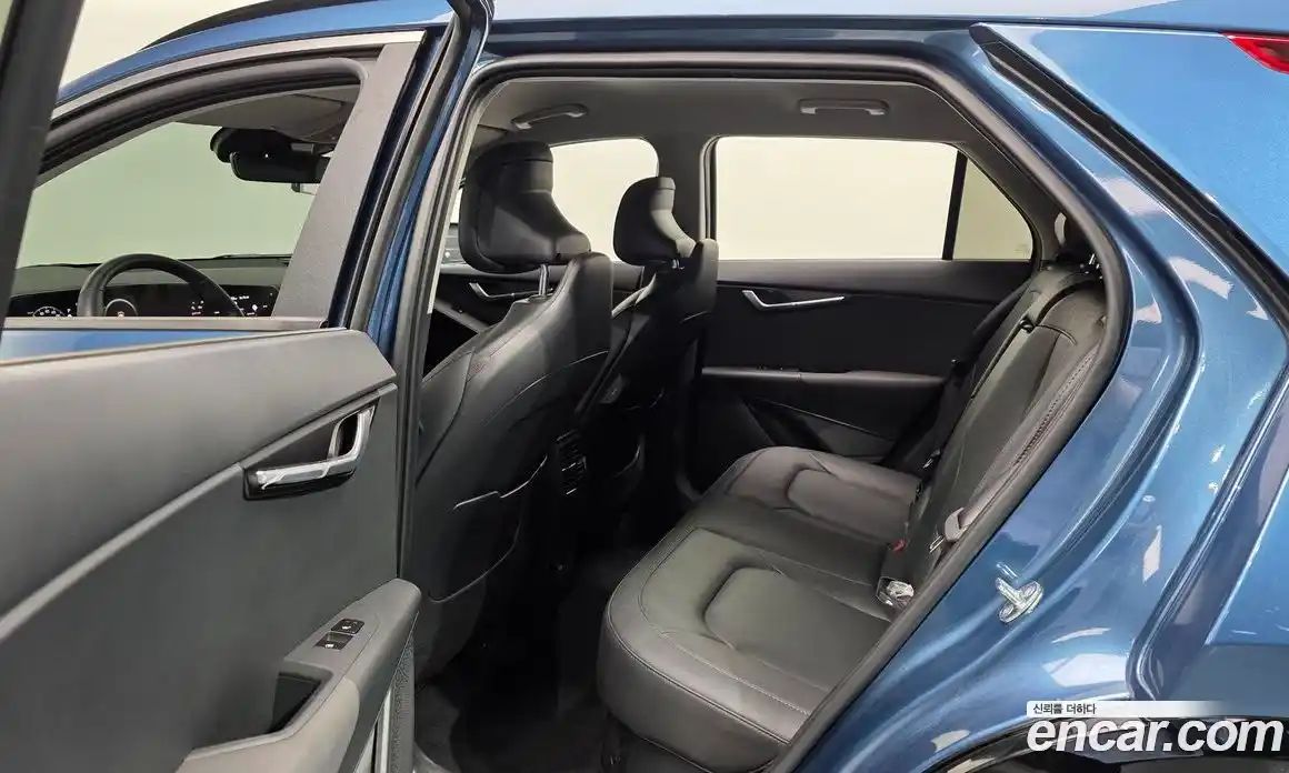 Kia Niro 2023 1.6 Автомат в Москве № 855360, фото 12