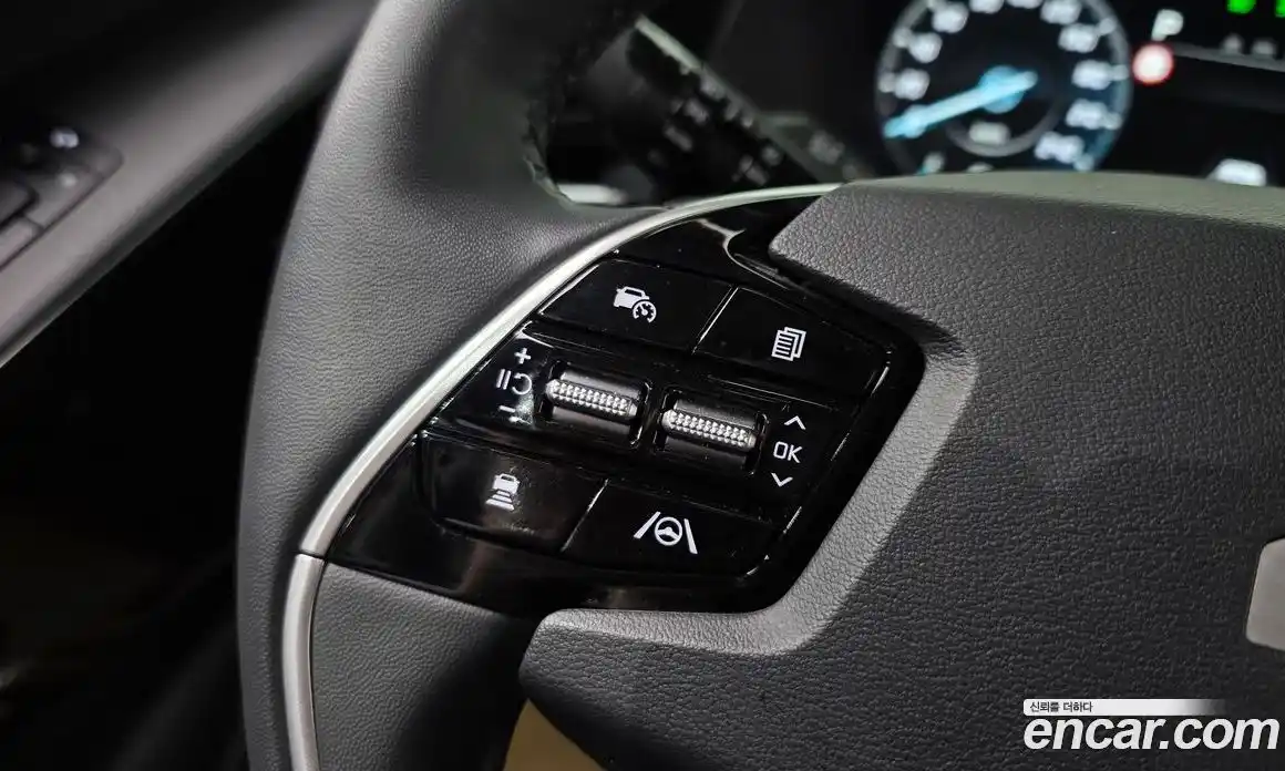 Kia Niro 2023 1.6 Автомат в Москве № 855360, фото 20