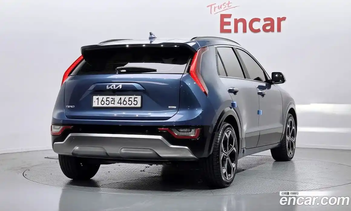 Kia Niro 2023 1.6 Автомат в Москве № 855360, фото 2