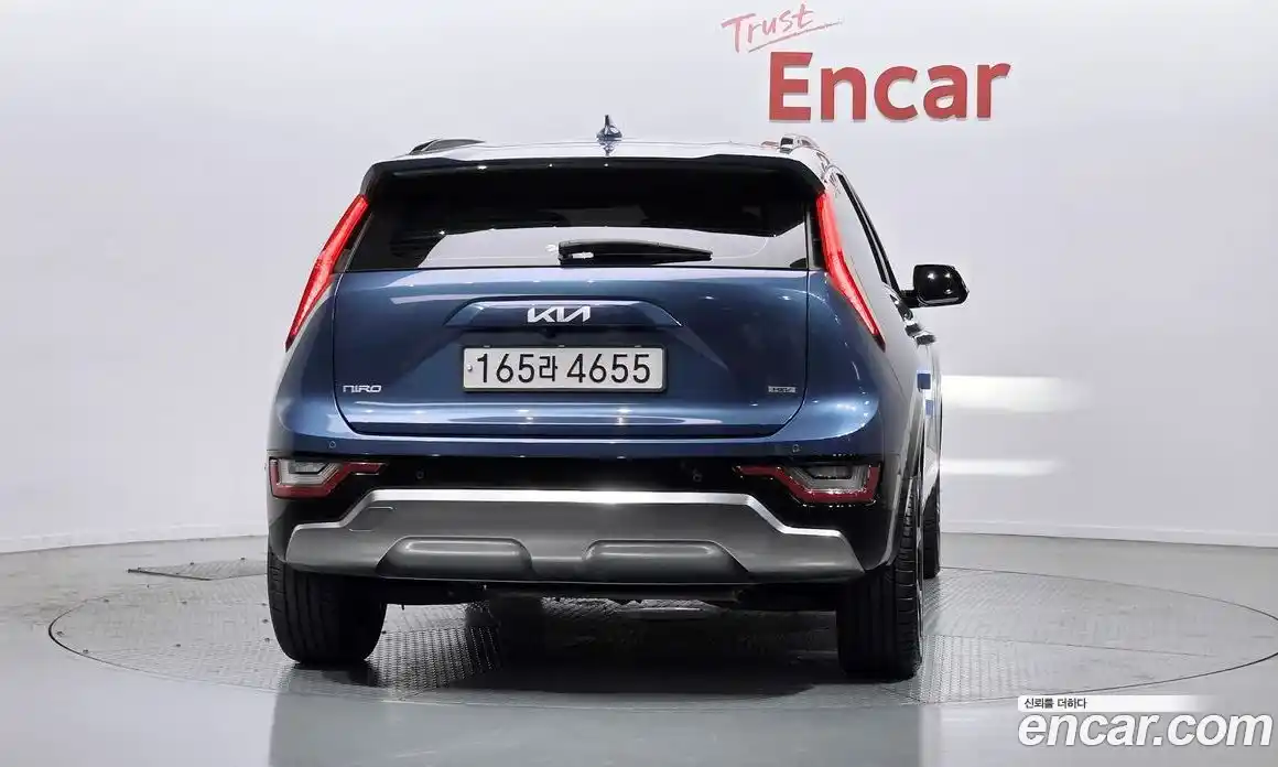 Kia Niro 2023 1.6 Автомат в Москве № 855360, фото 4