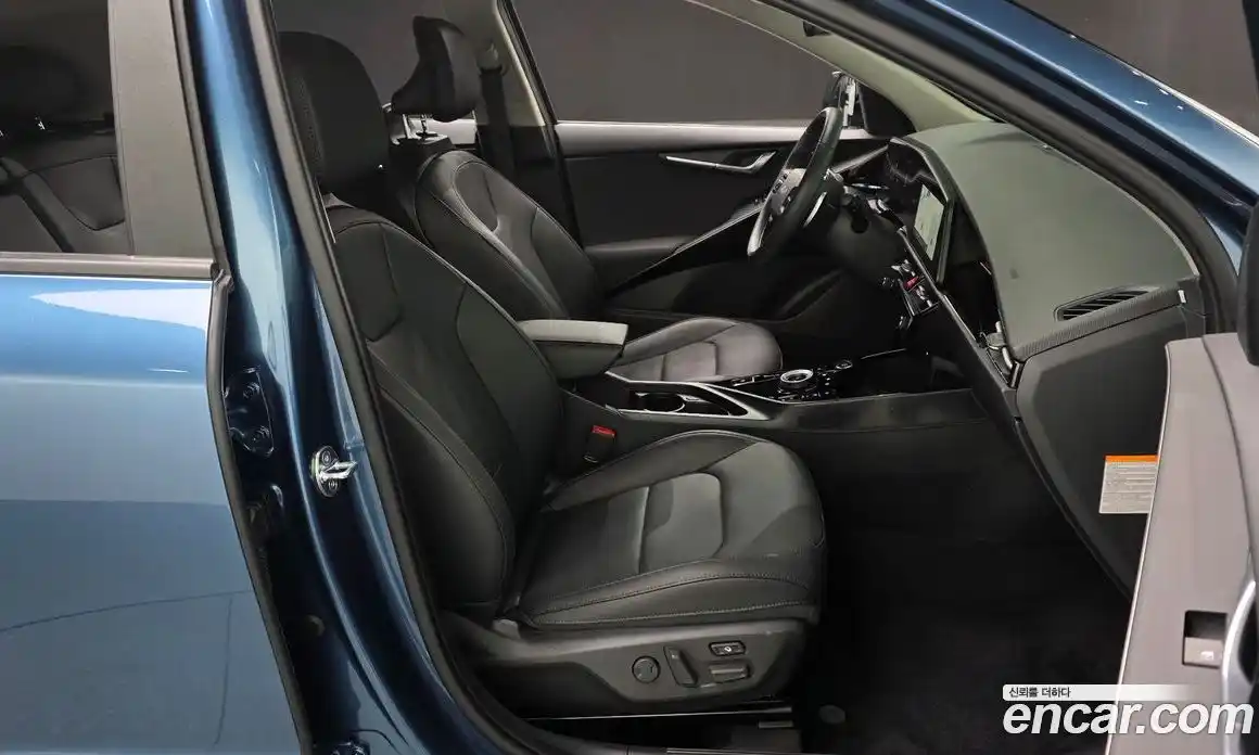 Kia Niro 2023 1.6 Автомат в Москве № 855360, фото 10