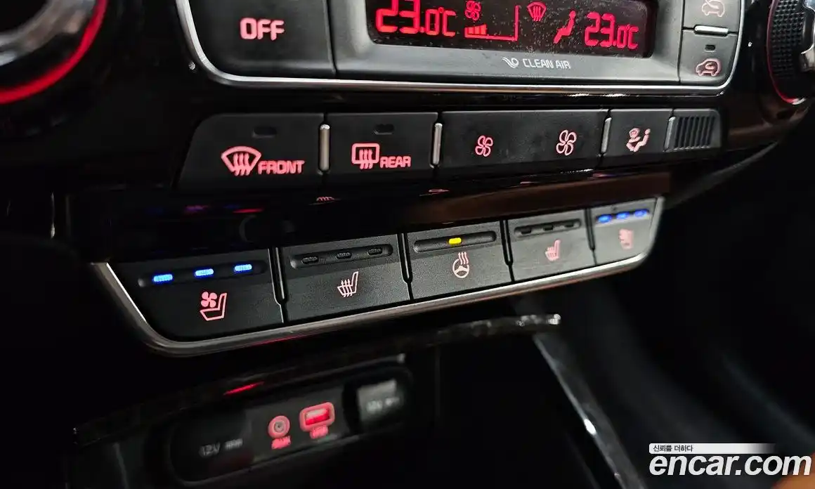 Kia Sorento 2019 2.0 Автомат в Москве № 855428, фото 18