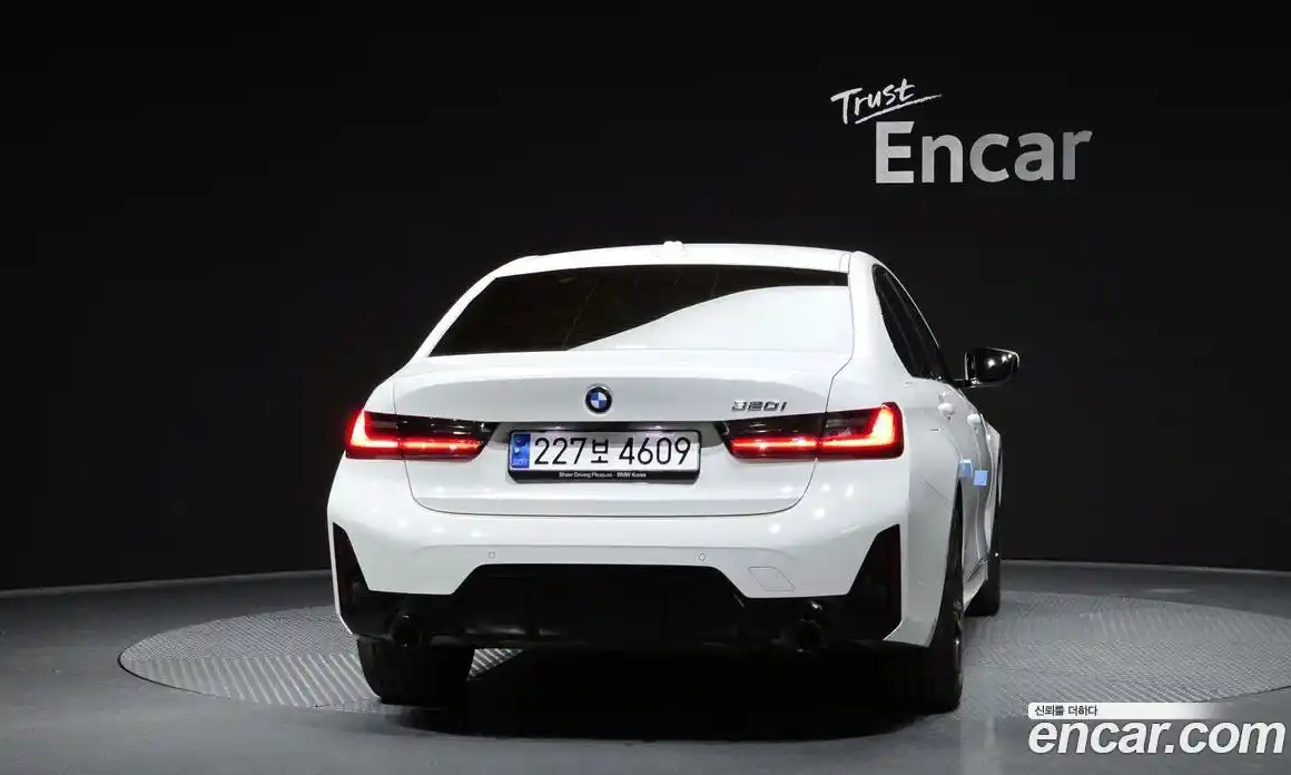 BMW 3-Series 2023 2.0 Автомат в Москве № 856882, фото 4