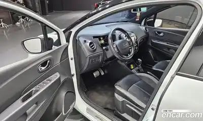 Renault QM3 2017 1.5 Автомат в Москве № 858154, миниатюра 11
