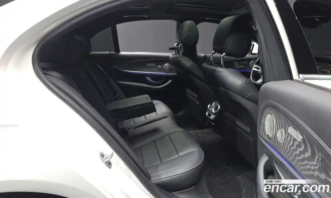 Mercedes-Benz E-Class 2022 2.0 Автомат в Москве № 859448, фото 12