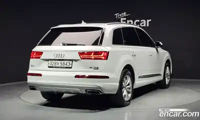 Audi Q7 2019 2.0 Автомат в Москве № 859845, миниатюра 2