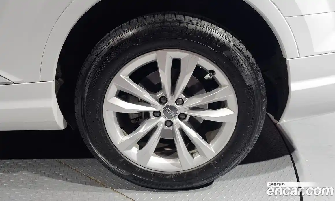 Audi Q7 2019 2.0 Автомат в Москве № 859845, фото 5